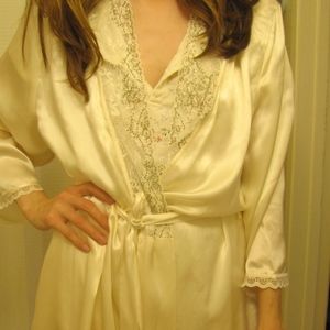 NWT August Silk 100% Silk Robe Nightgown